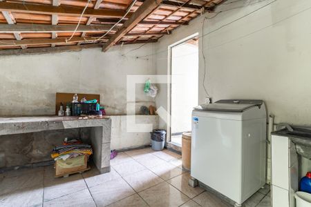 Casa à venda com 180m², 3 quartos e 4 vagas Casa à venda com 180m², 3 quartos e 4 vagasÁrea de Serviço 2