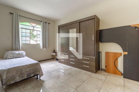 Casa à venda com 180m², 3 quartos e 4 vagas Casa à venda com 180m², 3 quartos e 4 vagasQuarto 2