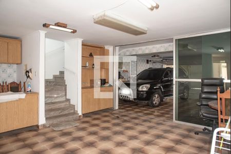 Casa à venda com 300m², 4 quartos e 5 vagasSalão