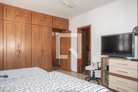 Casa à venda com 300m², 4 quartos e 5 vagasSuíte 2