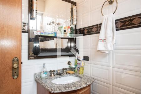 Casa à venda com 300m², 4 quartos e 5 vagasBanheiro da Suíte 1