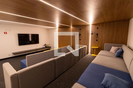 Apartamento à venda com 29m², 1 quarto e sem vaga Apartamento à venda com 29m², 1 quarto e sem vagaÁrea comum - Sala de Cinema