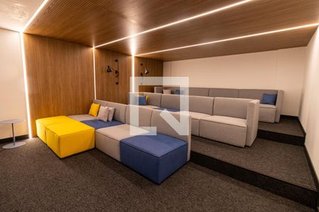 Apartamento à venda com 29m², 1 quarto e sem vaga Apartamento à venda com 29m², 1 quarto e sem vagaÁrea comum - Sala de Cinema