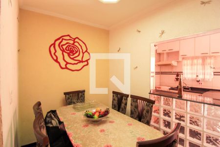 Casa à venda com 131m², 2 quartos e 2 vagas Casa à venda com 131m², 2 quartos e 2 vagasSala/Cozinha