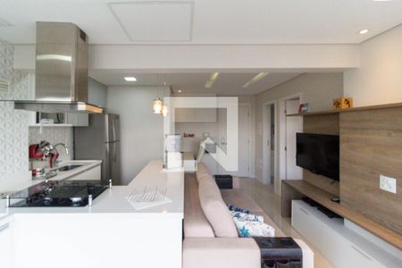 Sala e cozinha de apartamento para alugar com 1 quarto, 38m² em Liberdade, São Paulo