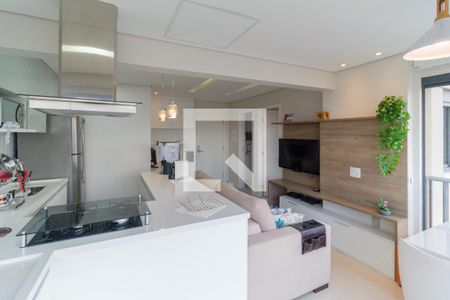 Sala e cozinha de apartamento para alugar com 1 quarto, 38m² em Liberdade, São Paulo