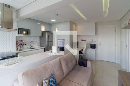 Sala e cozinha de apartamento para alugar com 1 quarto, 38m² em Liberdade, São Paulo