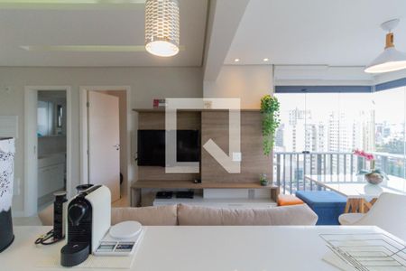 Sala e cozinha de apartamento para alugar com 1 quarto, 38m² em Liberdade, São Paulo