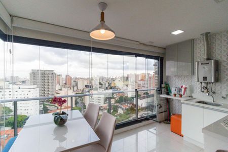 Sala e cozinha de apartamento para alugar com 1 quarto, 38m² em Liberdade, São Paulo