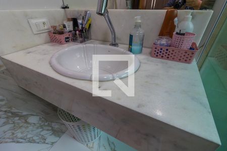 Casa à venda com 160m², 3 quartos e 2 vagasBanheiro da suíte