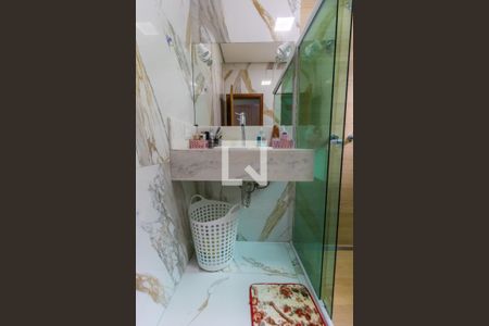 Casa à venda com 160m², 3 quartos e 2 vagasBanheiro da suíte