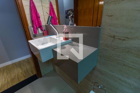 Casa à venda com 160m², 3 quartos e 2 vagasBanheiro