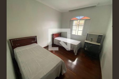 Casa à venda com 4 quartos, 220m² em João Pinheiro, Belo Horizonte