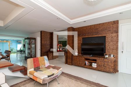 Sala de Estar de casa à venda com 4 quartos, 265m² em Jardim Itu, Porto Alegre
