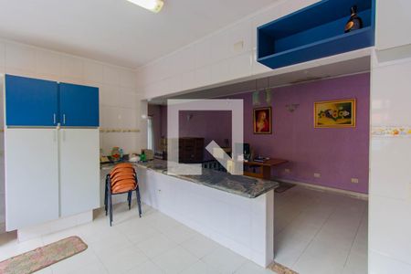 Casa à venda com 420m², 4 quartos e 2 vagas Casa à venda com 420m², 4 quartos e 2 vagasCozinha