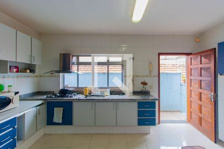 Casa à venda com 420m², 4 quartos e 2 vagas Casa à venda com 420m², 4 quartos e 2 vagasCozinha