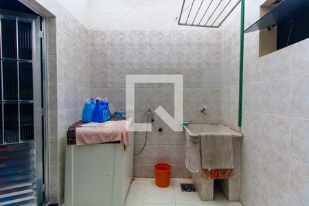 Casa à venda com 420m², 4 quartos e 2 vagas Casa à venda com 420m², 4 quartos e 2 vagasLavanderia