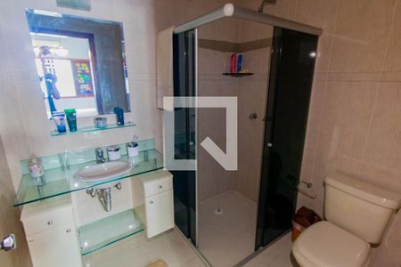 Casa à venda com 420m², 4 quartos e 2 vagas Casa à venda com 420m², 4 quartos e 2 vagasBanheiro da Suíte 1