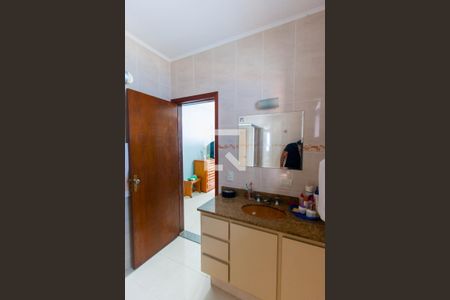 Casa à venda com 420m², 4 quartos e 2 vagas Casa à venda com 420m², 4 quartos e 2 vagasBanheiro da Suíte 2