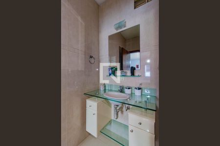 Casa à venda com 420m², 4 quartos e 2 vagas Casa à venda com 420m², 4 quartos e 2 vagasBanheiro da Suíte 1