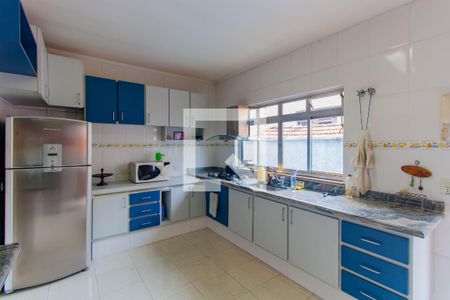 Casa à venda com 420m², 4 quartos e 2 vagas Casa à venda com 420m², 4 quartos e 2 vagasCozinha