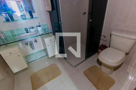 Casa à venda com 420m², 4 quartos e 2 vagas Casa à venda com 420m², 4 quartos e 2 vagasBanheiro da Suíte 1