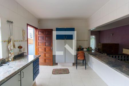 Casa à venda com 420m², 4 quartos e 2 vagas Casa à venda com 420m², 4 quartos e 2 vagasCozinha