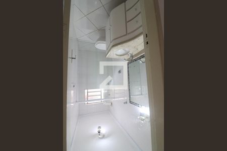 Casa para alugar com 70m², 2 quartos e 2 vagasBanheiro 