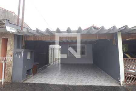 Casa para alugar com 70m², 2 quartos e 2 vagasFachada