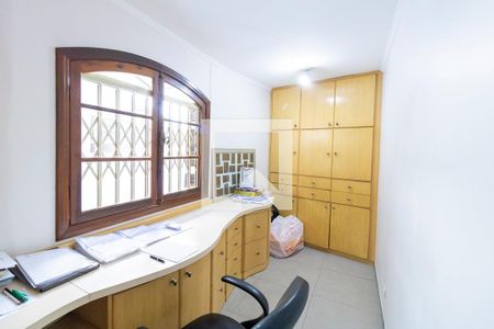 Casa à venda com 227m², 3 quartos e 2 vagasEscritório