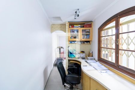 Casa à venda com 227m², 3 quartos e 2 vagasEscritório