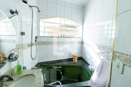 Casa à venda com 227m², 3 quartos e 2 vagasBanheiro da Suíte