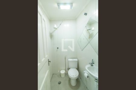 Casa à venda com 227m², 3 quartos e 2 vagasBanheiro da área de serviço