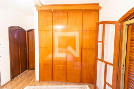 Casa à venda com 227m², 3 quartos e 2 vagasSuite