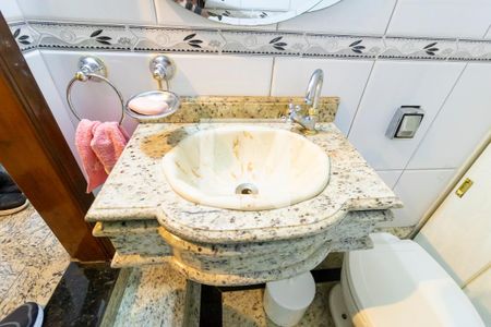 Casa à venda com 227m², 3 quartos e 2 vagasLavabo