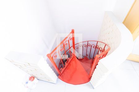 Casa à venda com 227m², 3 quartos e 2 vagasEscada da Sala Fitness