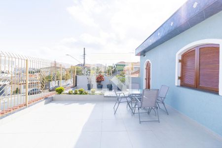 Casa à venda com 227m², 3 quartos e 2 vagasVaranda do quarto 2