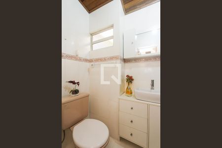 Casa à venda com 180m², 3 quartos e 2 vagas Casa à venda com 180m², 3 quartos e 2 vagasBanheiro suite