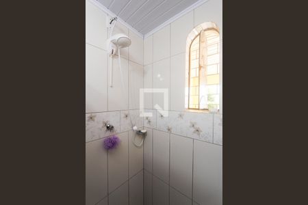 Casa à venda com 180m², 3 quartos e 2 vagas Casa à venda com 180m², 3 quartos e 2 vagasBanheiro social