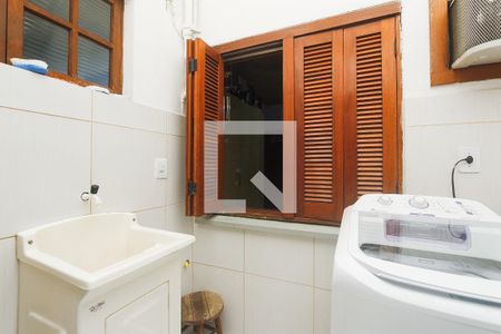 Casa à venda com 180m², 3 quartos e 2 vagas Casa à venda com 180m², 3 quartos e 2 vagasCozinha