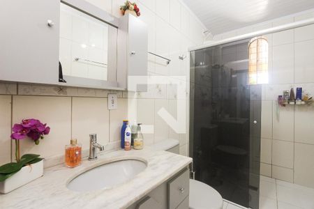 Casa à venda com 180m², 3 quartos e 2 vagas Casa à venda com 180m², 3 quartos e 2 vagasBanheiro social