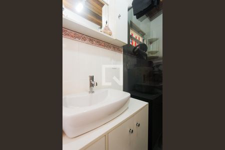 Casa à venda com 180m², 3 quartos e 2 vagas Casa à venda com 180m², 3 quartos e 2 vagasBanheiro suite