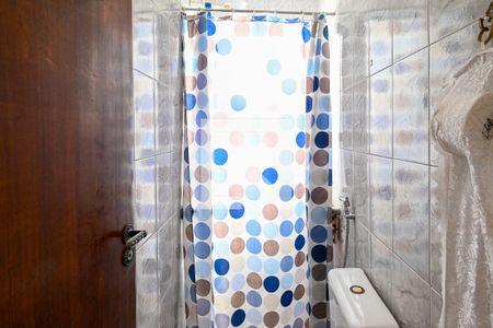 Casa para alugar com 263m², 3 quartos e 6 vagasBanheiro de Serviço