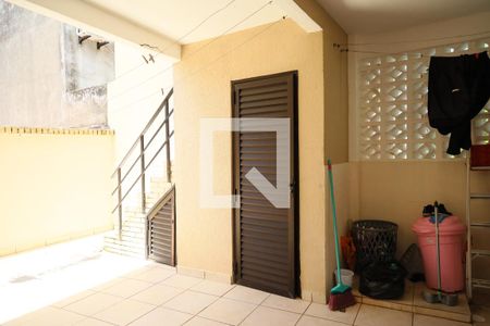 Casa à venda com 256m², 4 quartos e 2 vagasLavanderia