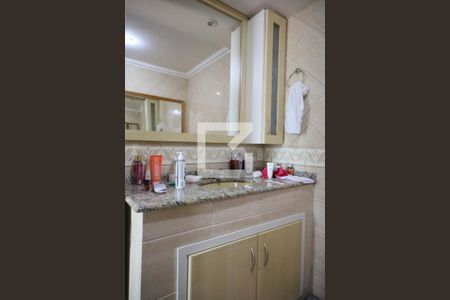 Casa à venda com 256m², 4 quartos e 2 vagasBanheiro da Suíte