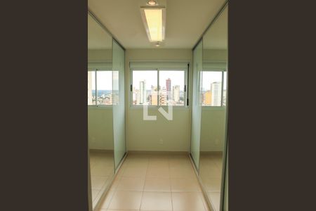 Apartamento para alugar com 165m², 3 quartos e 3 vagasCloset