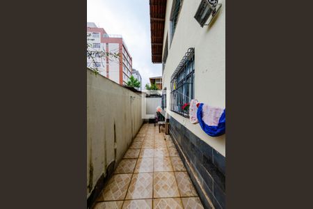 Casa à venda com 300m², 5 quartos e 2 vagasCasa 2 - Área de serviço