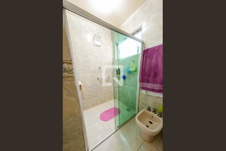 Casa à venda com 300m², 5 quartos e 2 vagasBanheiro suíte 1