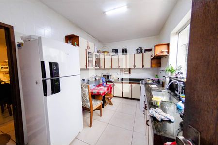 Casa à venda com 300m², 5 quartos e 2 vagasCasa 2 - Cozinha