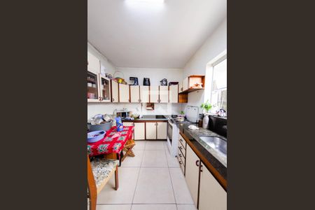Casa à venda com 300m², 5 quartos e 2 vagasCasa 2 - Cozinha